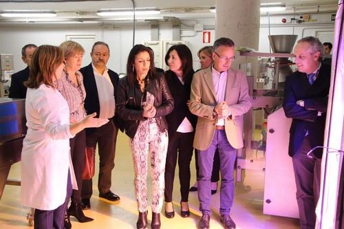 La presidenta del Parlamento andaluz visita el centro tecnológico TECNOVA