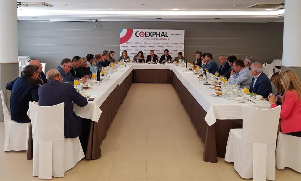 COEXPHAL se reúne con la consejera de Agricultura para tratar los temas “críticos” que afectan al sector