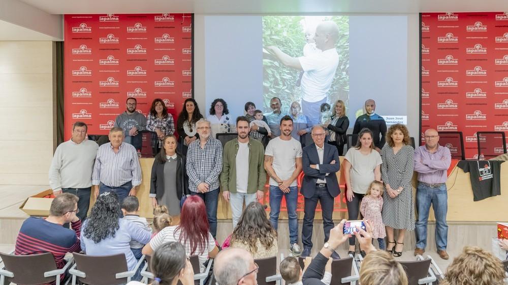 Agricultores y trabajadores de La Palma plasman el carácter familiar  e innovador de esta gran cooperativa en el 9º Concurso fotográfico  ‘Cultivamos lo que importa’