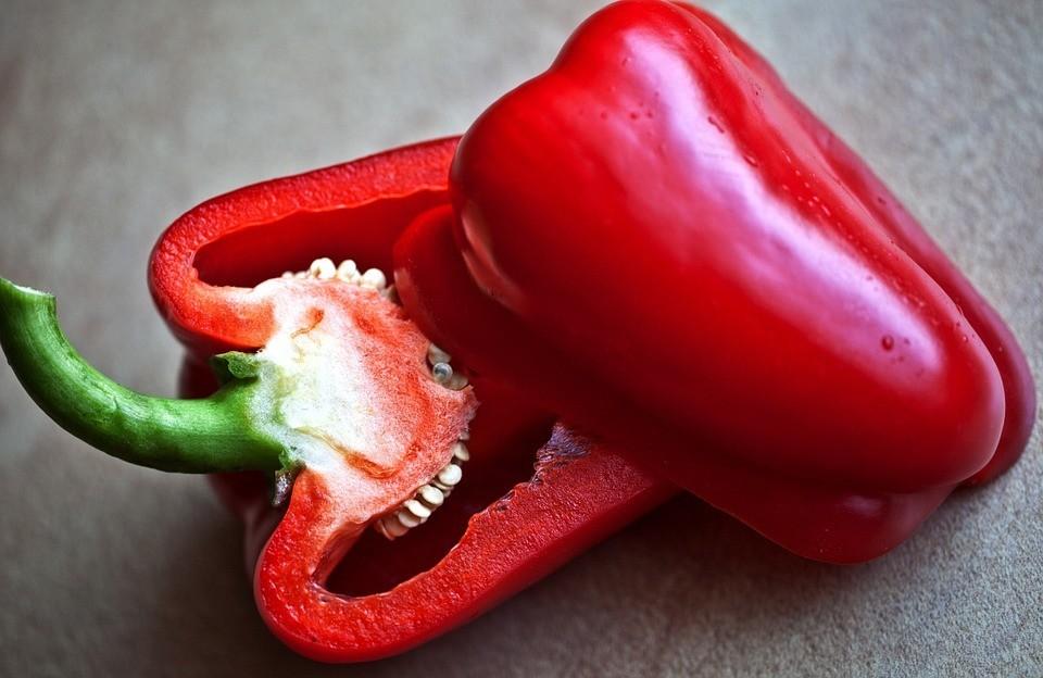 El lamuyo rojo, principal producto que resiste a una bajada generalizada de precios