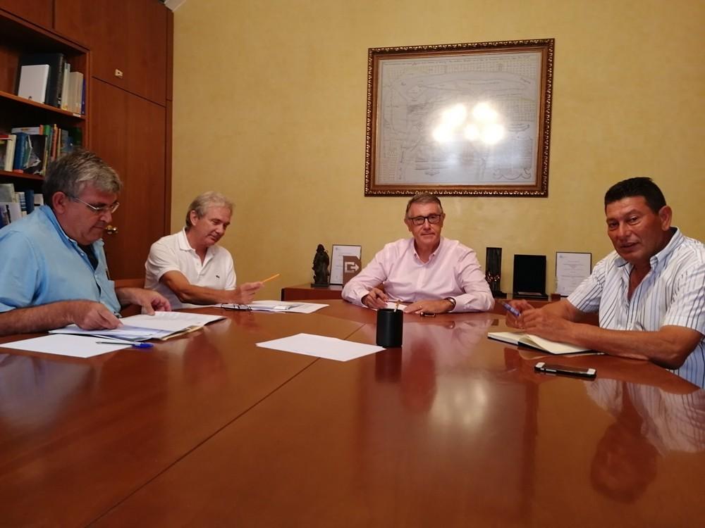 Mario Urrea informa a los regantes del campo de Cartagena de las distintas opciones que se manejan para poder usar agua del bombeo del Albujón
