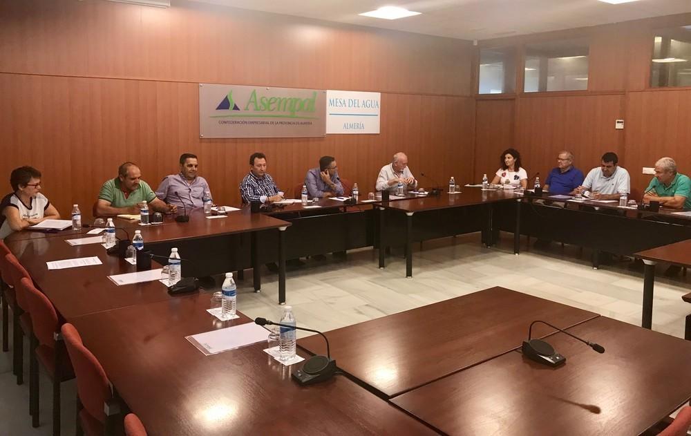 La Mesa del Agua de Almería hace balance del año hidrológico y pide más recursos en desalación, trasvases y reutilización