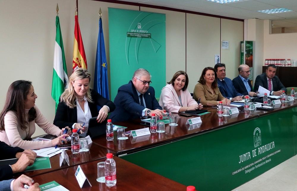 La Junta organiza por primera vez en Andalucía una mesa de interlocución específica con el sector hortofrutícola