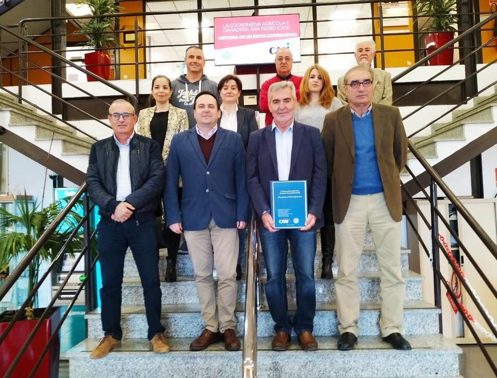 La UAL entrega a CASI el resultado de la investigación sobre sus 75 años de historia