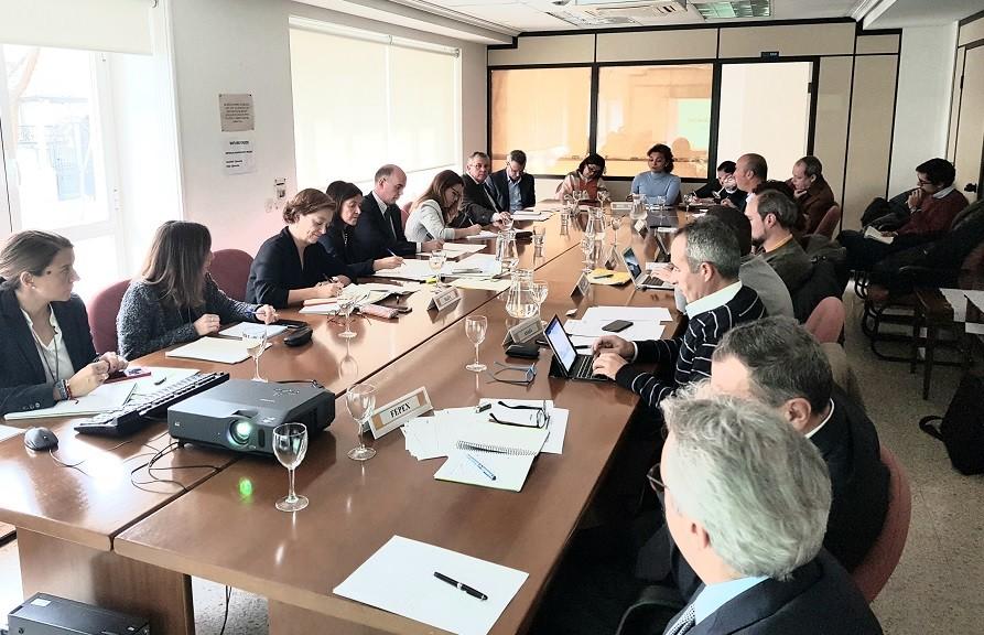El Ministerio de Agricultura, Pesca y Alimentación analiza con el sector la situación de las hortalizas de invernadero