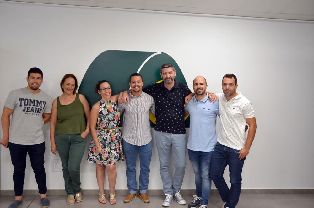 Adhesivos Orcajada celebra su 25 aniversario profundizando en el relevo generacional y la profesionalización