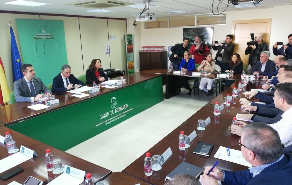 El Gobierno andaluz apoyará al sector hortofrutícola de Almería para la búsqueda de nuevos mercados internacionales