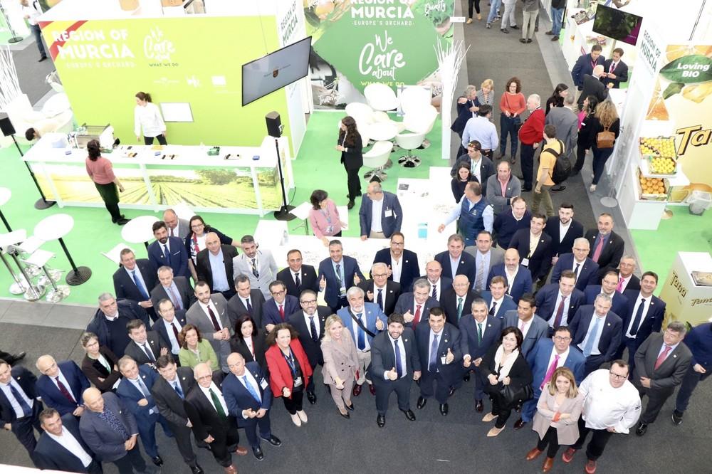 López Miras: “La Región de Murcia vuelve a batir récord de exportaciones de frutas y hortalizas con más de 2.800 millones de euros”