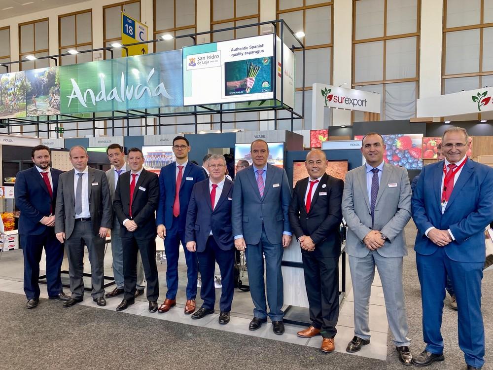 Vicasol presenta en Berlín su gigante tecnológico, la cuarta sede logística de la cooperativa en El Ejido