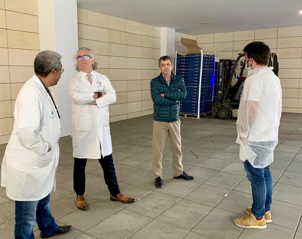 El Hospital Universitario Torrecárdenas recibe 62.100 mascarillas y cerca de 20.000 kilos de frutas y hortalizas donados por empresas hortícolas almerienses