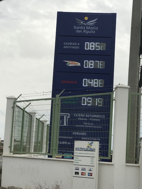 El gasóleo está en bajos históricos (0,82 euros/l) pero se espera una subida inminente en los próximos días