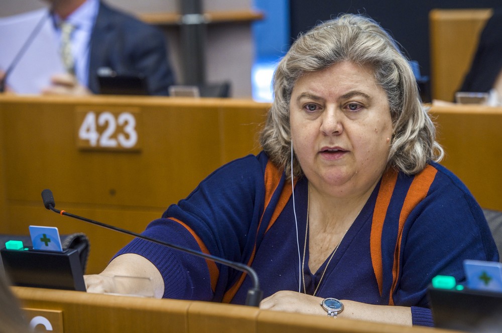 Clara Aguilera exige al comisario de Agricultura medidas urgentes de mercado con fondos suplementarios para el sector