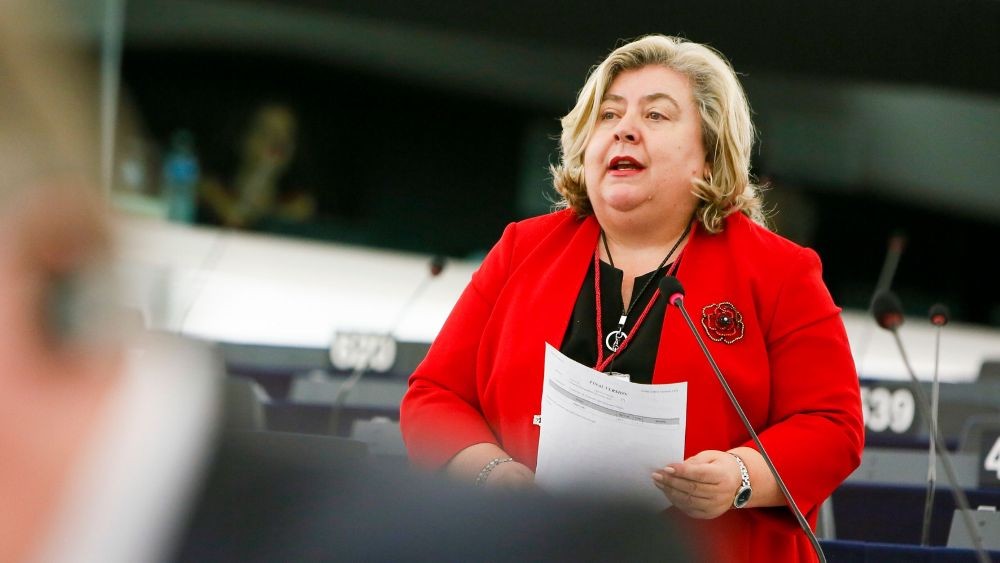 Clara Aguilera asegura que las medidas transitorias aprobadas por la Comisión de Agricultura garantizan el apoyo de la PAC para agricultores y ganaderos