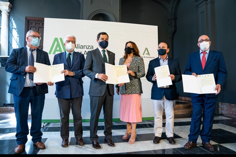 Moreno y el sector agroalimentario se unen para reclamar una PAC fuerte y solidaria que no lesione los intereses del campo andaluz