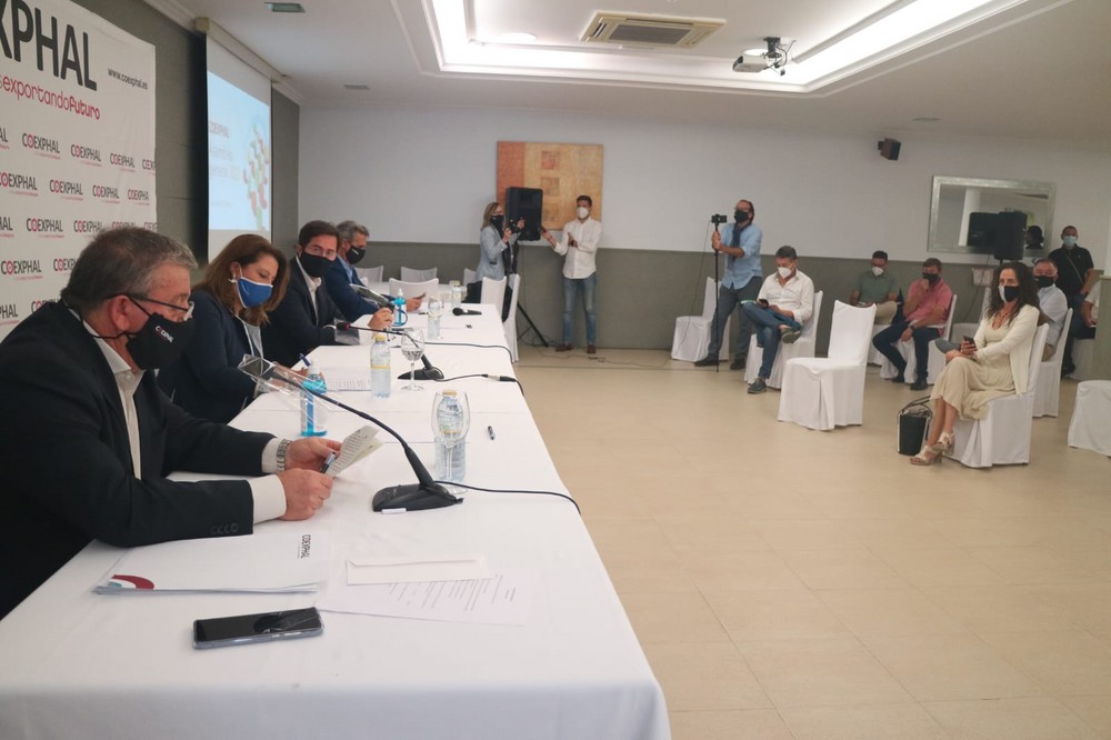 La consejera de Agricultura defiende la unión de todos para aprobar la mejor ley de cadena alimentaria posible en el Congreso
