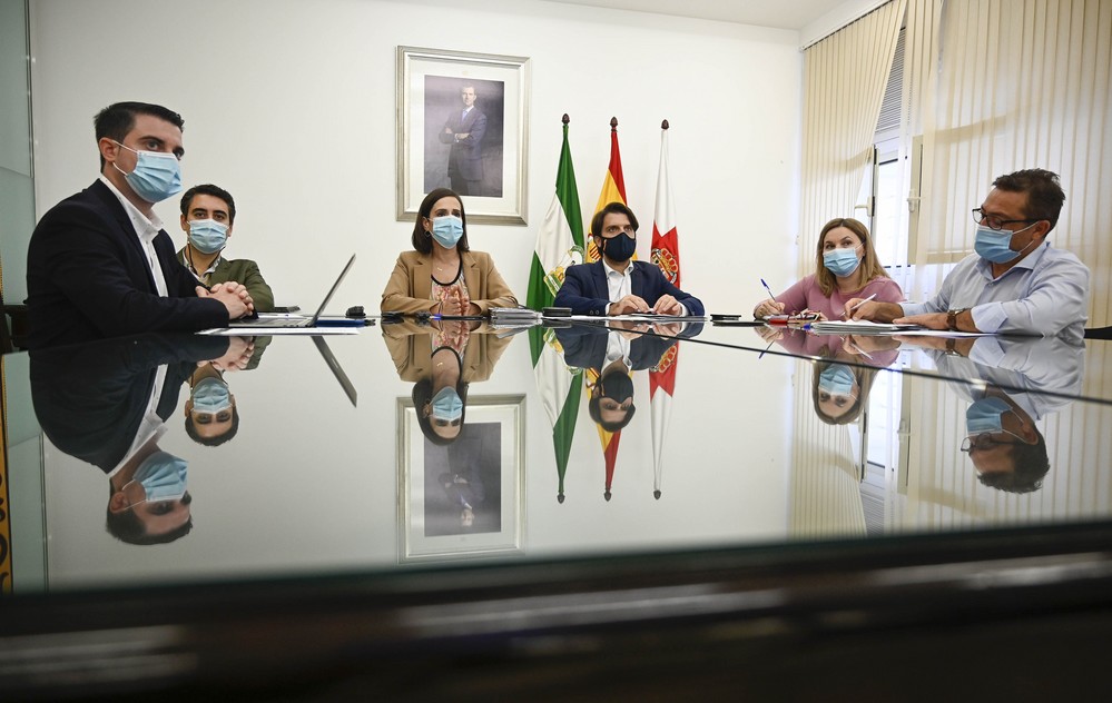 La Mesa del Agua, “satisfecha” después de que el grupo de trabajo del Ayuntamiento de Almería respalde su propuesta de ampliar la producción de la desaladora de la capital