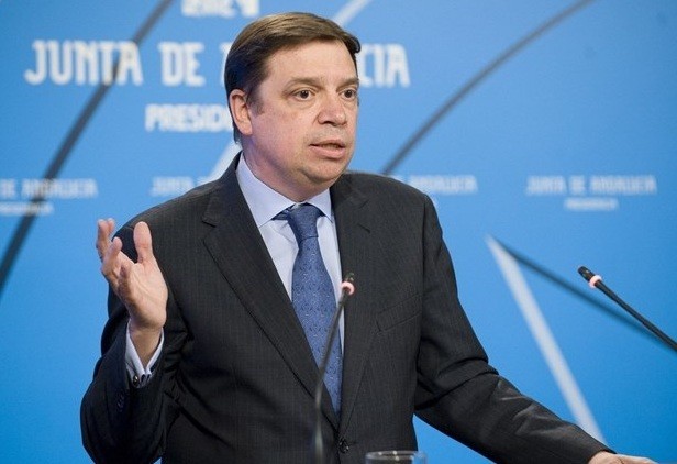 Planas asegura que el Gobierno dará un fuerte apoyo a la transformación digital del sector agrario