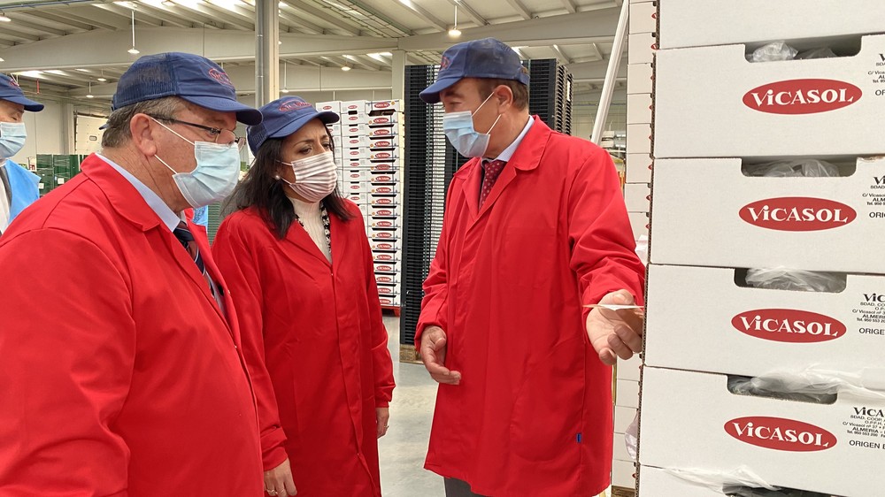 La presidenta del Parlamento andaluz afirma que Vicasol es un ejemplo de “innovación, crecimiento y calidad”