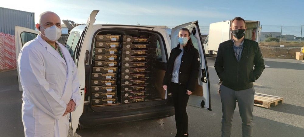 Grupo Agroponiente realiza una segunda donación de producto fresco a los profesionales del Hospital del Poniente