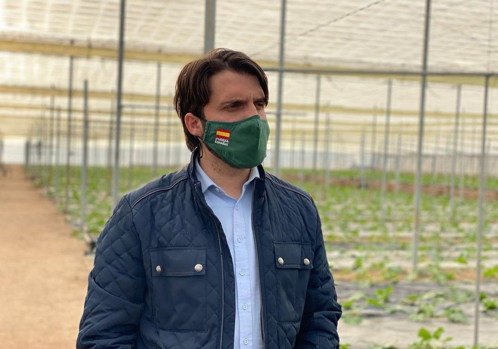 VOX Almería exige más medios para las FFCCSE ante la “oleada de robos” con fuerza que están sufriendo los agricultores de la provincia