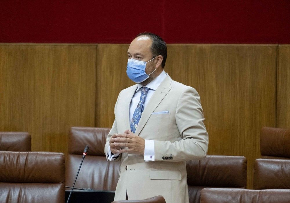 El PP defiende en el Parlamento el trasvase Tajo-Segura y pide al PSOE que no traicione a los almerienses