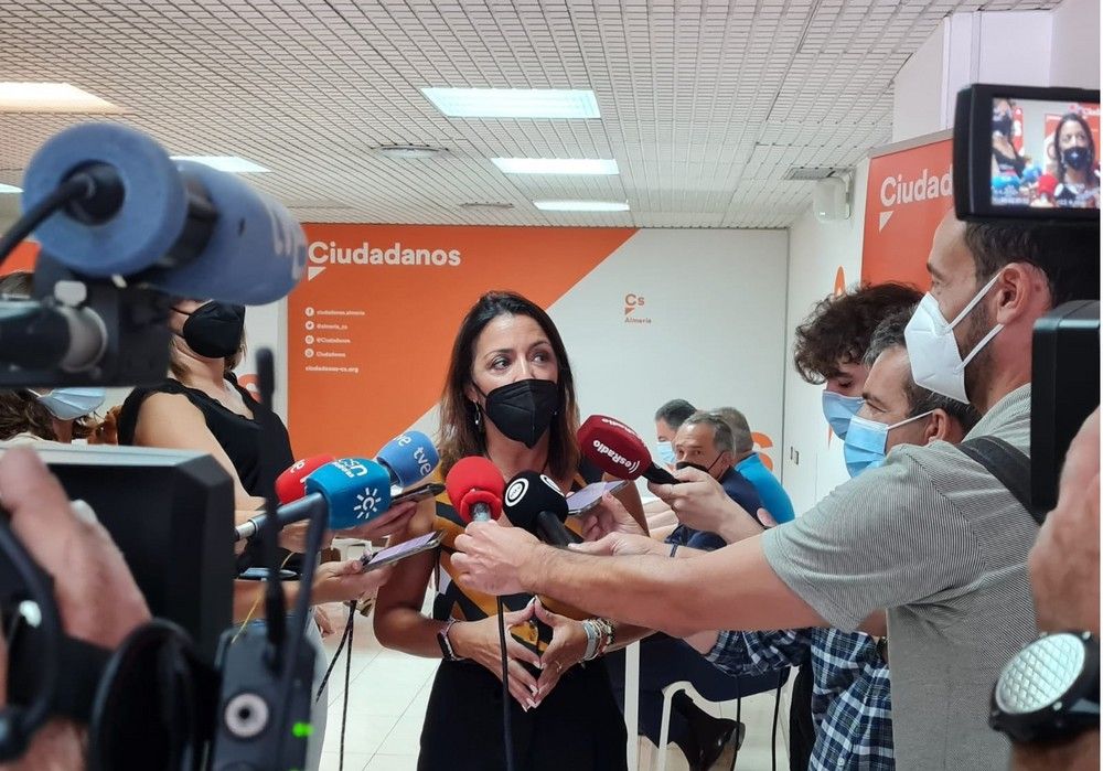 Bosquet: “El Gobierno de Sánchez debe actuar ya para evitar que el precio de la luz hunda a la agricultura almeriense”