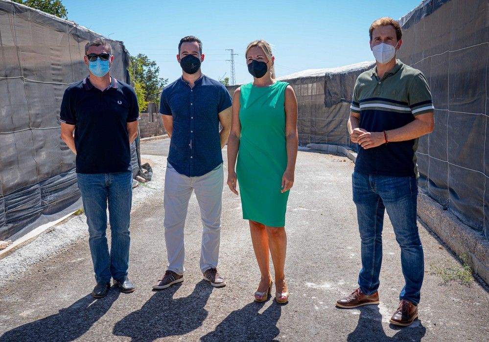 El Ayuntamiento de Roquetas de Mar finaliza las obras de asfaltado del Camino Pajar de Navarro en el barrio de San Francisco