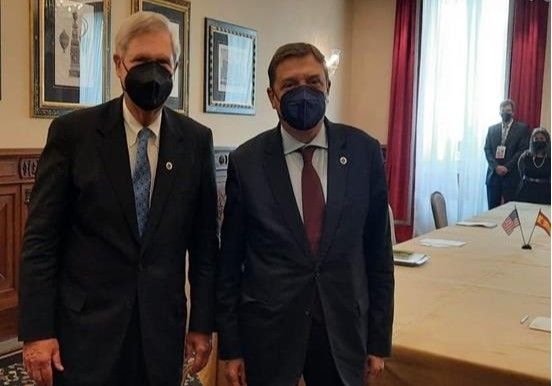 Luis Planas aborda con el secretario de Agricultura de EE UU asuntos agroalimentarios de interés mutuo