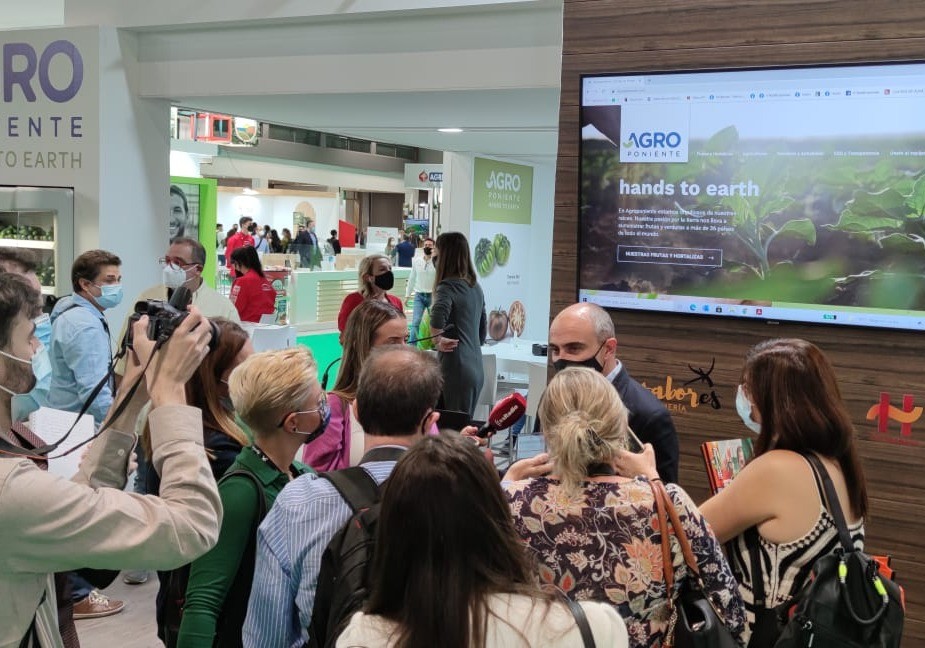 Agroponiente abre Fruit Attraction con una multitudinaria presentación de su nueva imagen corporativa, logo y web