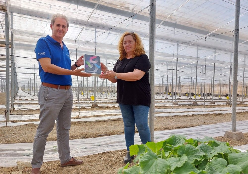 El doble de oportunidades de Remo y Sedal convierten a  María Rubio en el última ganadora de un Ipad Air