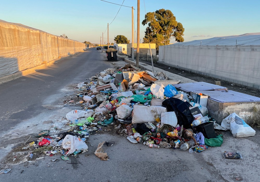 El PSOE pide al Ayuntamiento de Almería que inste a la Junta a acabar con los vertidos de plásticos agrícolas en caminos rurales