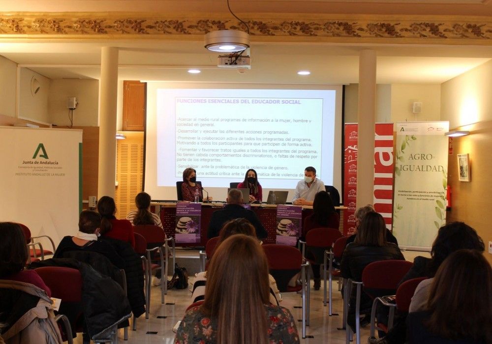 Agro-Igualdad, un proyecto de AMFAR para romper estereotipos y dar visibilidad a la situación de la mujer rural