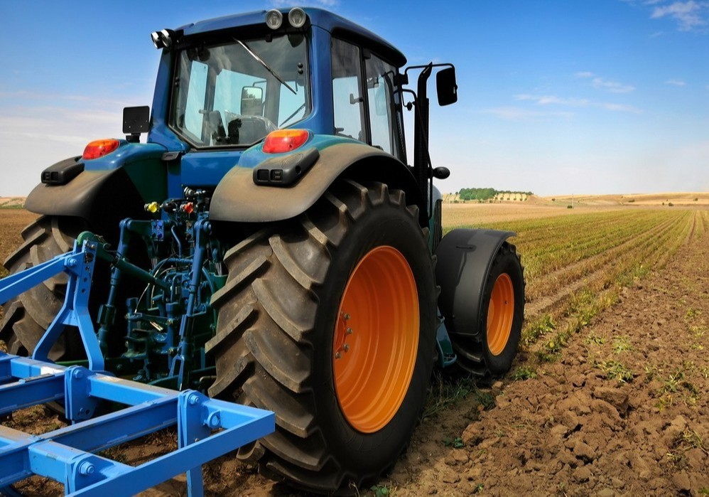 El Gobierno convoca subvenciones por 2  millones de euros destinadas a la obtención de avales para adquisición de maquinaria agrícola