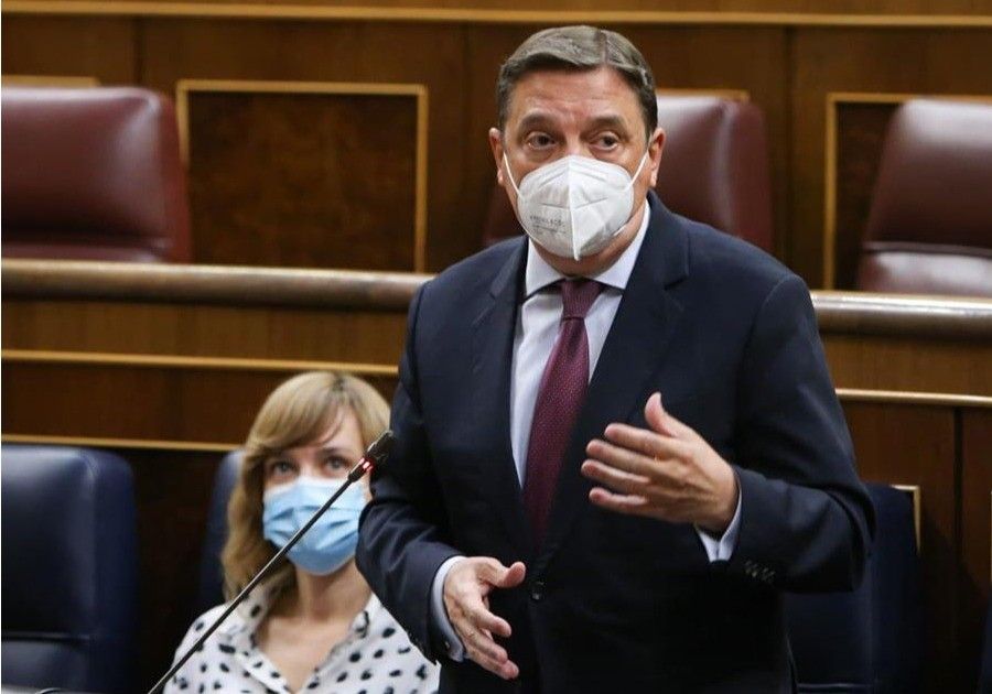 El ministro Planas subraya que el Gobierno trabaja para garantizar los suministros y la seguridad alimentaria