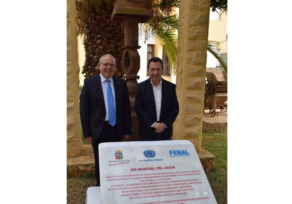 La Federación de Regantes de Almería y el Ayuntamiento de Vícar rinden homenaje a los 50 años del riego por goteo