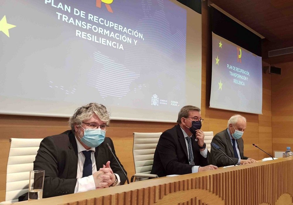 Subdelegación reúne a empresarios, sindicatos y organizaciones agrarias en unas jornadas sobre los PERTE
