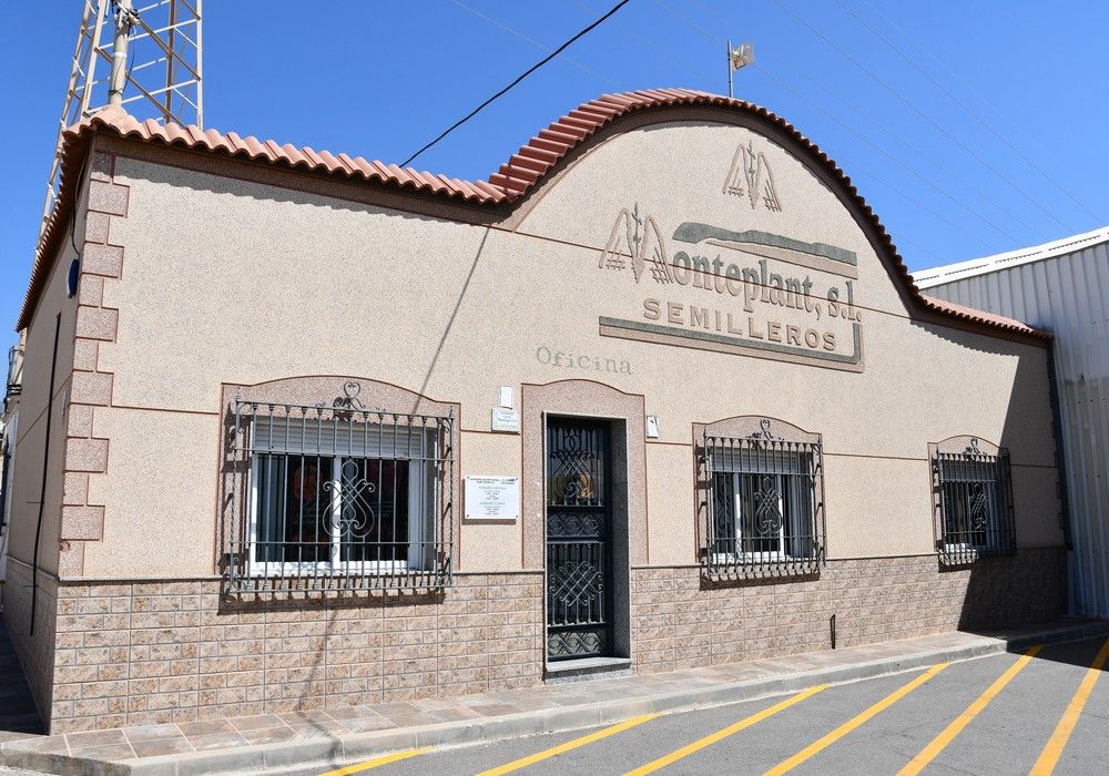 Semilleros Monteplant se ha ganado la confianza del agricultor tras más de 30 años de servicio y calidad