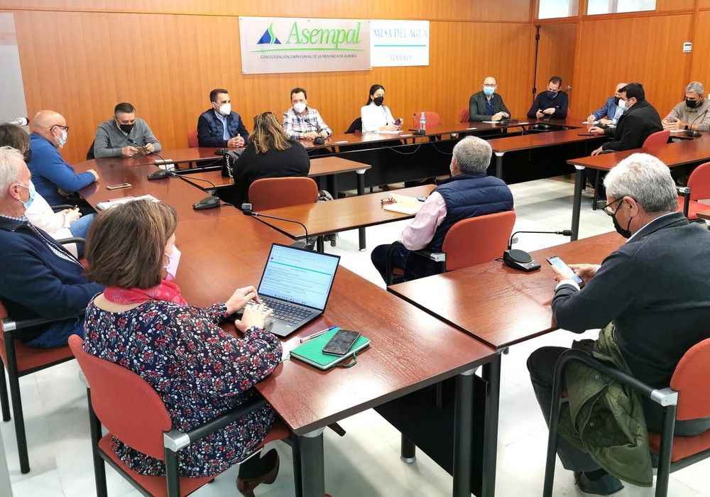 La Mesa del Agua espera la complicidad y trabajo de los consejeros almerienses para solucionar los problemas existentes