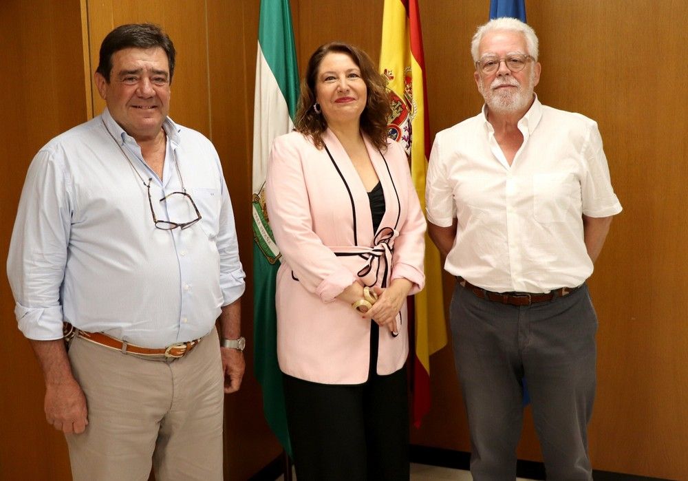 La consejera de Agricultura se reúne con representantes de las organizaciones agrarias y cooperativas agroalimentarias andaluzas