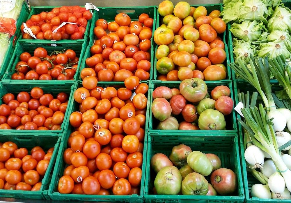 La exportación hortofrutícola desciende un 7% en volumen y sube un 3% en valor hasta agosto mientras que la importación crece en ambos casos
