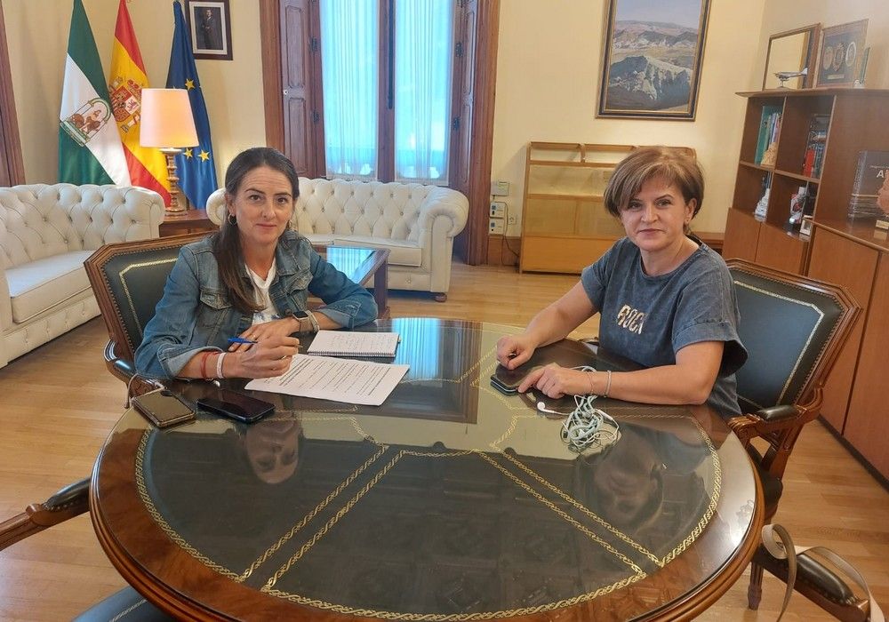ASAJA-Almería y la delegación del Gobierno de la Junta fijan el agua como uno de los objetivos clave para el sector en la provincia