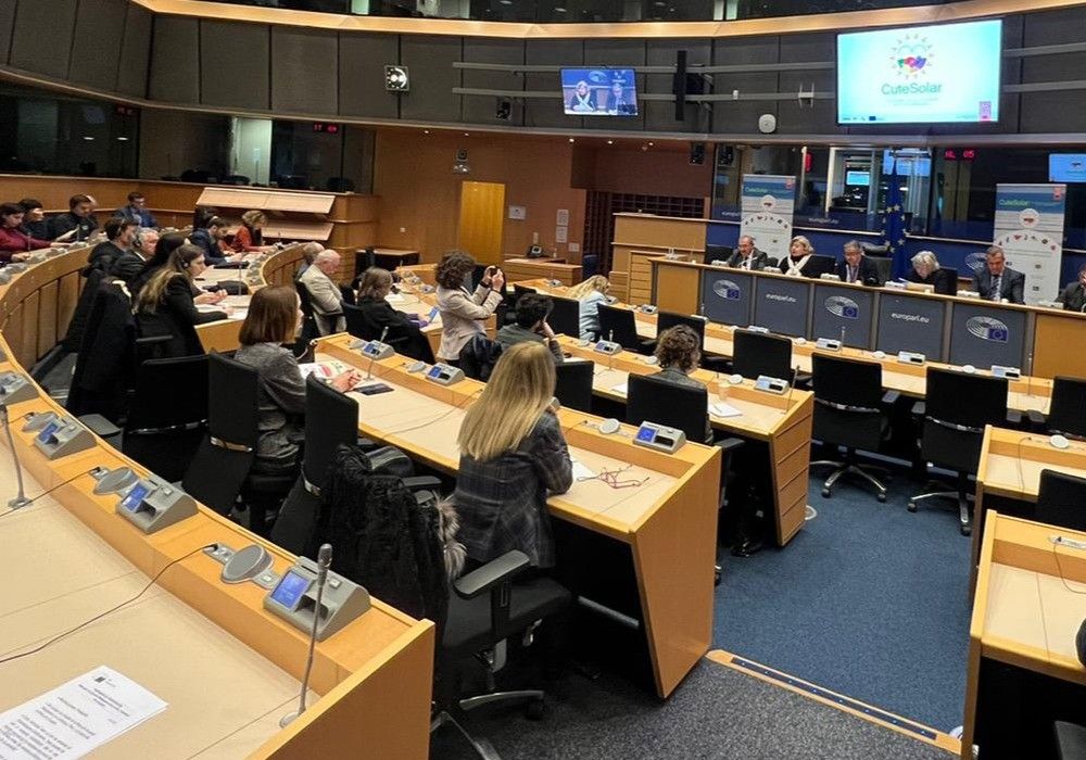 Los invernaderos solares se promocionan en el Parlamento Europeo con Cute Solar