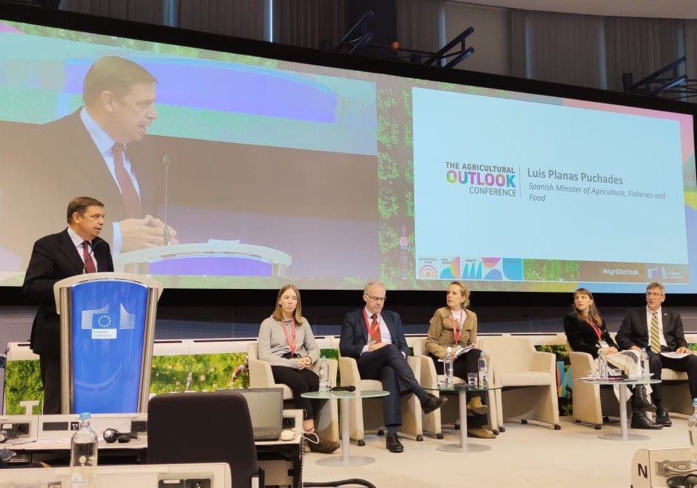 Luis Planas afirma que la seguridad alimentaria requiere coherencia entre las políticas agrarias, ambientales y comerciales