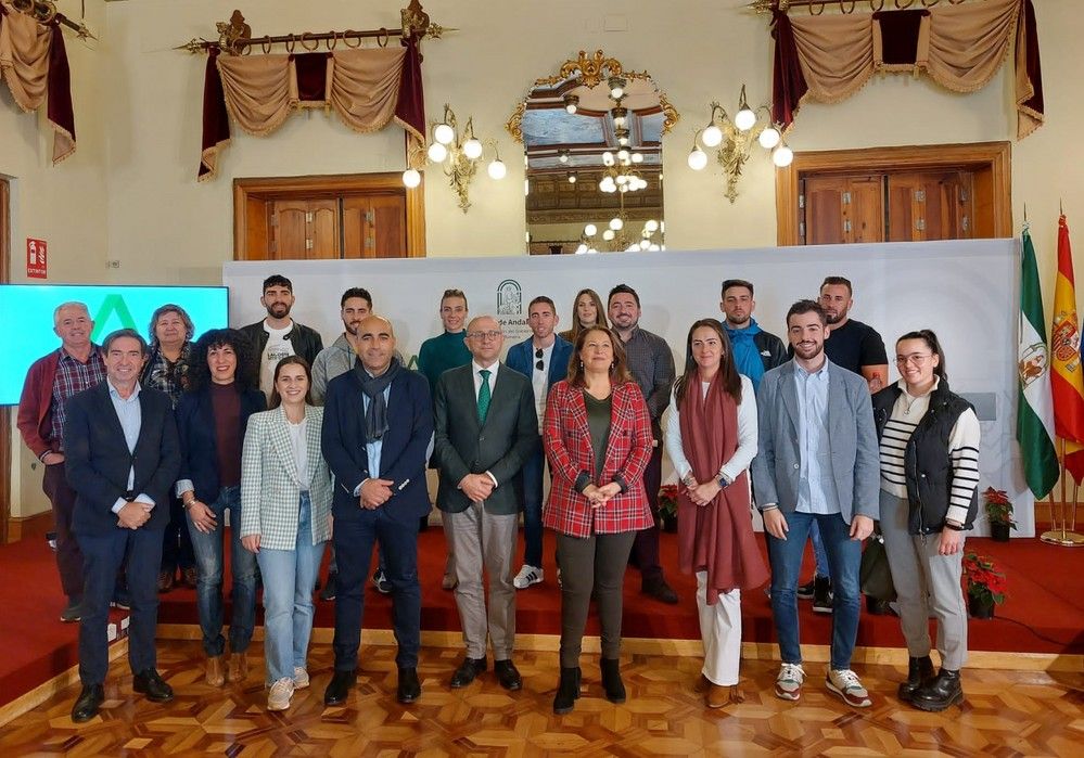 La Junta propicia con sus ayudas que más de 800 jóvenes se incorporen en Almería