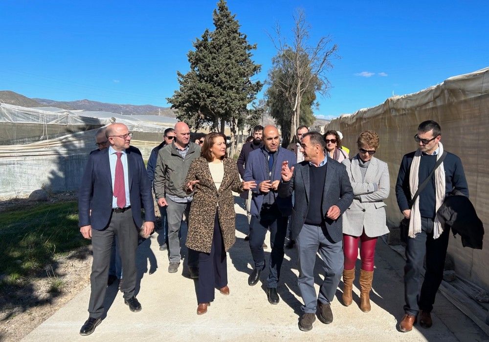 La Junta invierte 212.000 euros en la reparación del camino de Los Metaleros en La Mojonera
