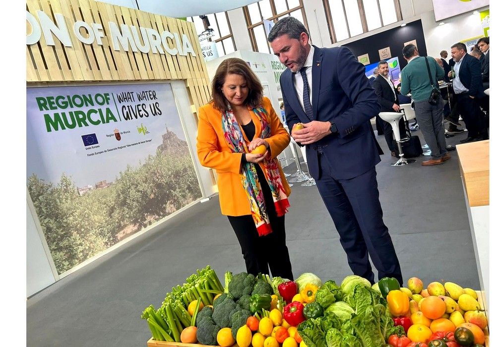 Respaldo del Gobierno andaluz y murciano a productores del centro neurálgico hortofrutícola