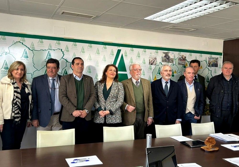 La consejera inicia con Asaja el diálogo social para consensuar las alegaciones al Pepac