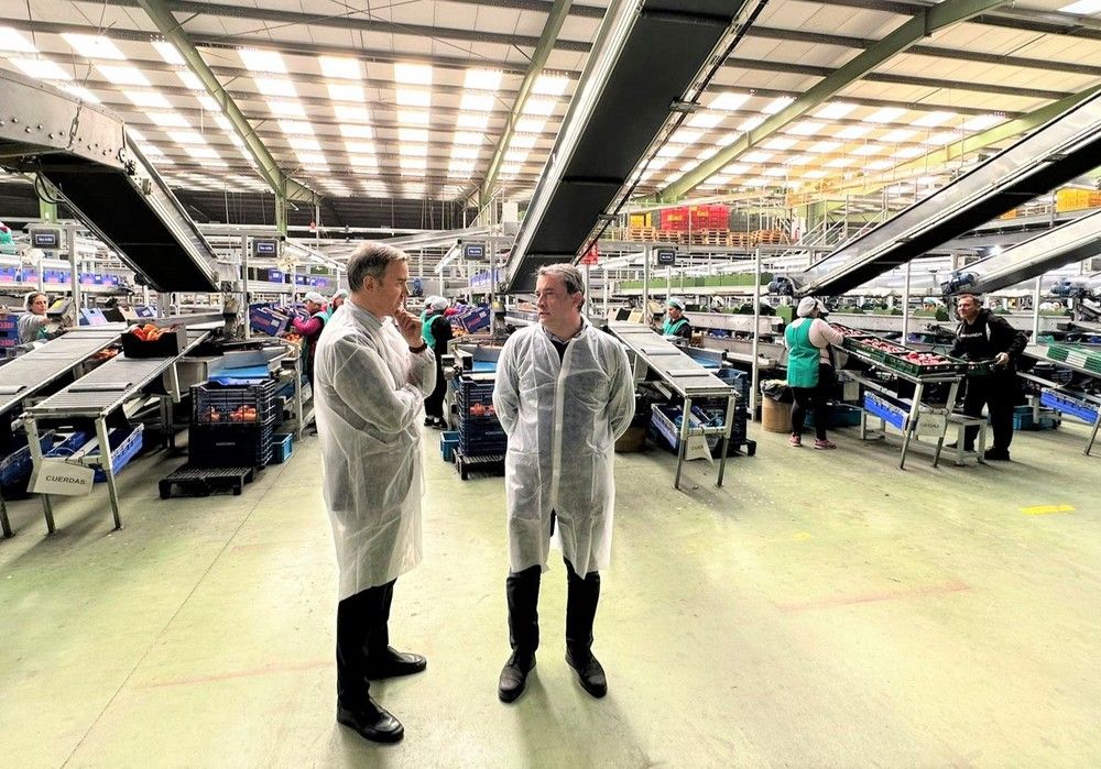Empleo se acerca al modelo productivo de las grandes empresas agrícolas de la provincia