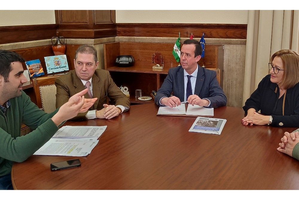 El subdelegado el Gobierno asegura que “Carreteras no ha paralizado la tramitación del Puerto Seco de Níjar”