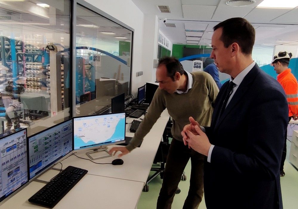 El subdelegado del Gobierno señala que la bonificación del agua desalada es una apuesta muy clara del Gobierno por la agricultura de Almería